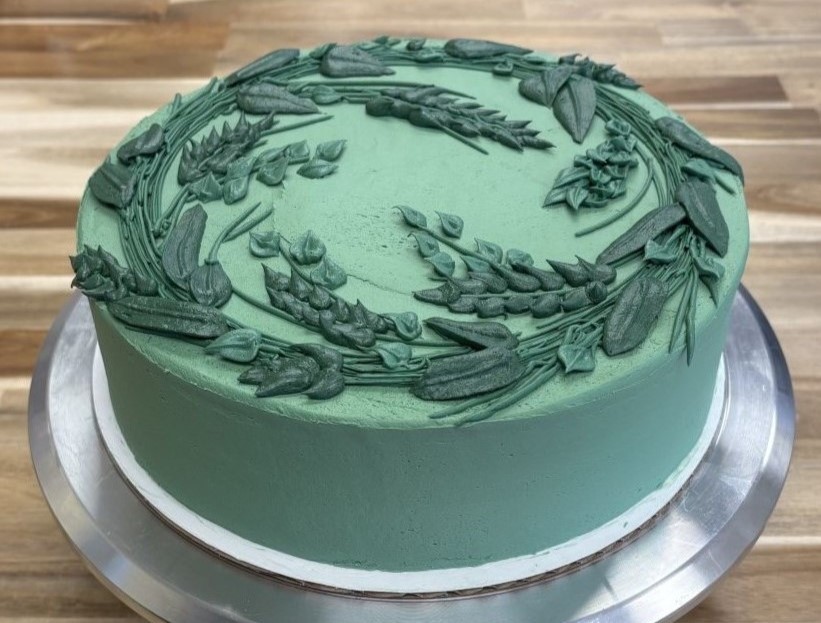 Vanilla Cake with Leaves